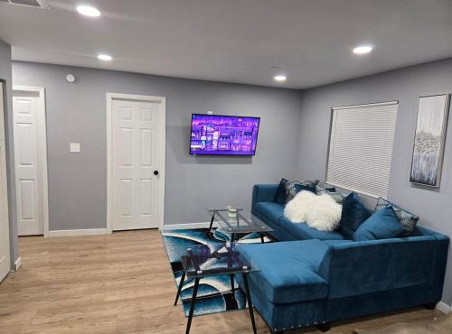 Upscale Peaceful Stay in Gary