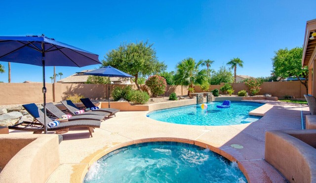 Upscale Phoenix Abode: Walk to South Mountain Park