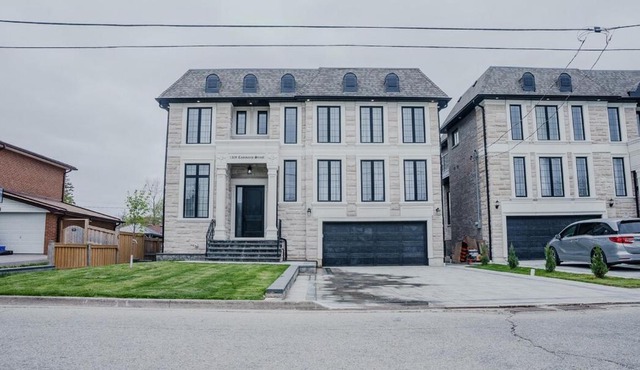 Upscale Pickering Escape Near Lake & Dining