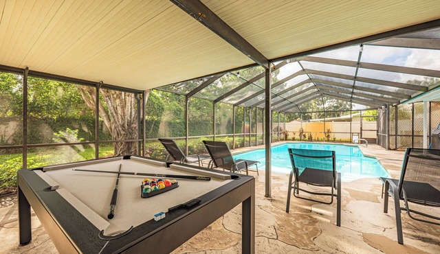 Upscale Pool Retreat+Sleeps 12+King Beds+Renovated