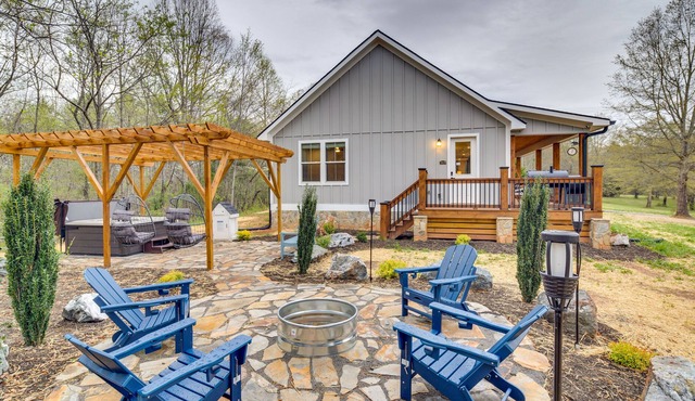 Upscale Rutherfordton Vacation Rental with Hot Tub