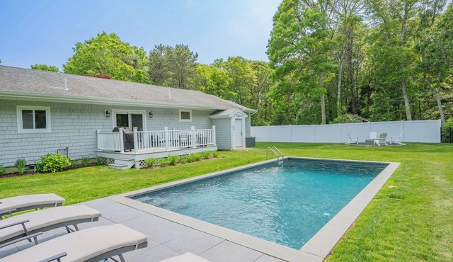 Upscale Secluded Home w/Central AC, Pool & Firepit