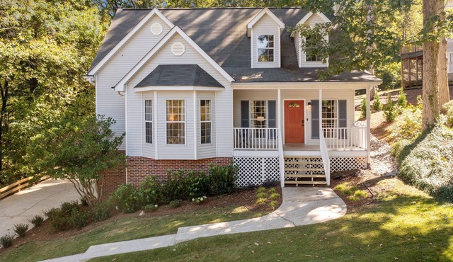 Upscale Spacious Retreat w/Game Room, Yard, Sleeps 12