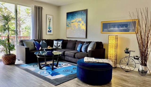 Upscale Stay: Minutes from Parks, Convention Center and attractions.