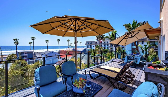 Upscale Steps-to-the-Beach Home. Awesome Front Ocean Views. Stunning Home!