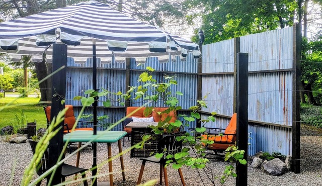 Upscale Studio Retreat Minutes from Amherst, UMass, and Amherst College.