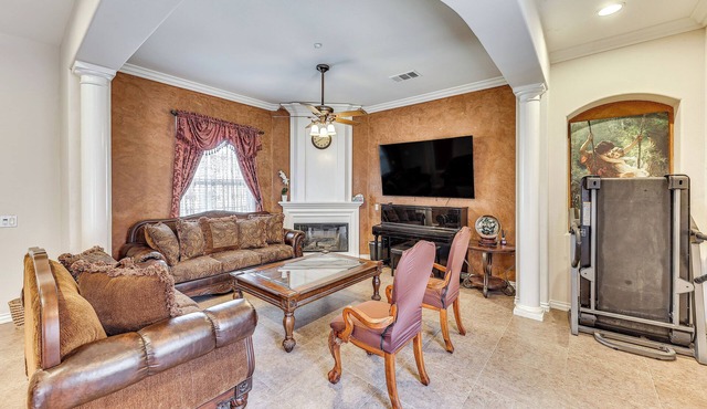 Upscale Triplex w/Pool Access in Riverside!