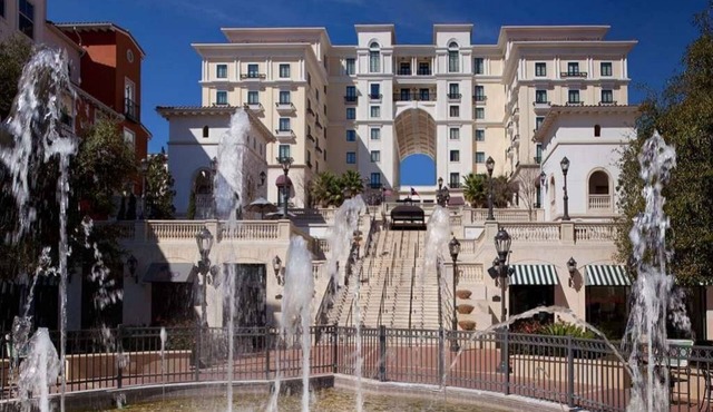Upscale, Tuscan Styled Resort with Spa-Tennis Courts and 2 Pools