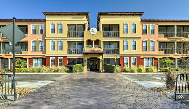 Upscale Unit in Private Golf Resort w/Pool!