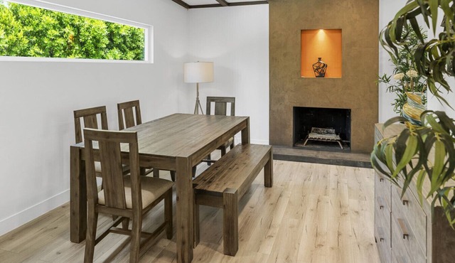 UPSCALE & UPGRADED 3BR HOUSE in ENCINO with GARAGE & LARGE FENCED YARD/PATIO p84
