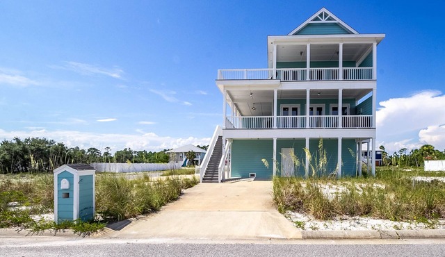 Upscale Vacation Home Within Walking Distance To Johnson Beach In Perdido Key
