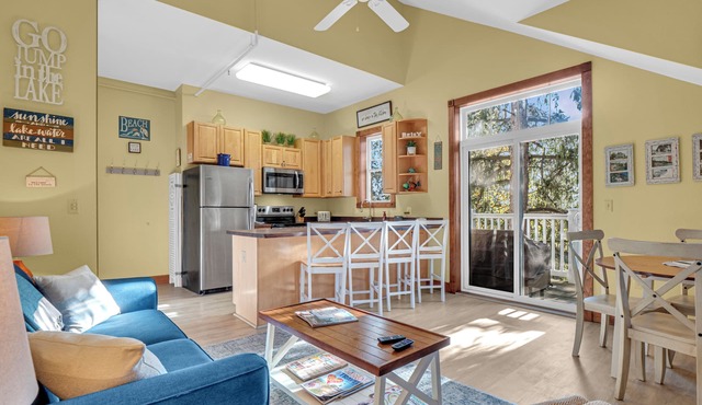 Upscale Waterfront and Pool View Condo!