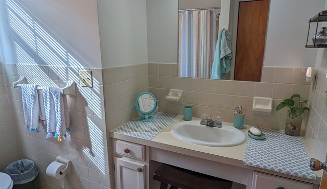 Upstairs 1-bedroom apartment 15mins to Upstate