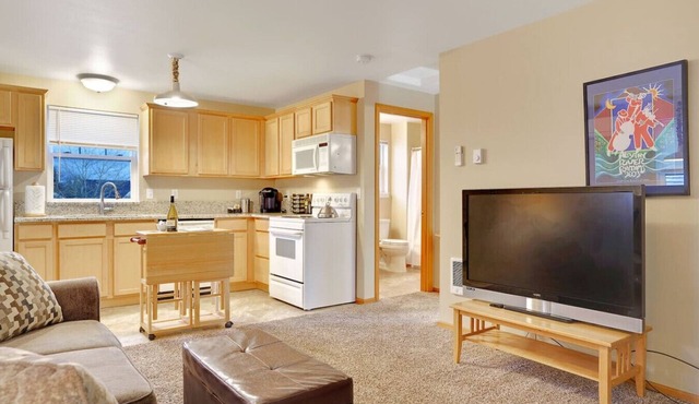 Upstairs Apartment close to Hospital