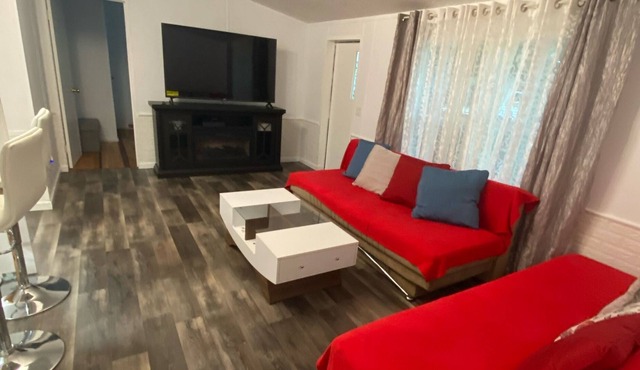 Upstate getaway! Casino, ski resort,jacuzzi!!