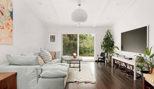 Upstay: Stunning Family Home—Garden & Fireplace