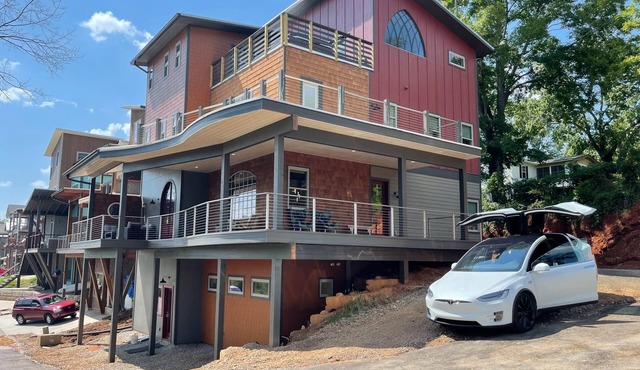Upstream Bachelor Sanctuary - DOWNTOWN LOCATION!