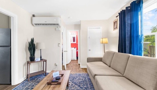Uptown Apartment, Near Parks! The Bricks Unit 1