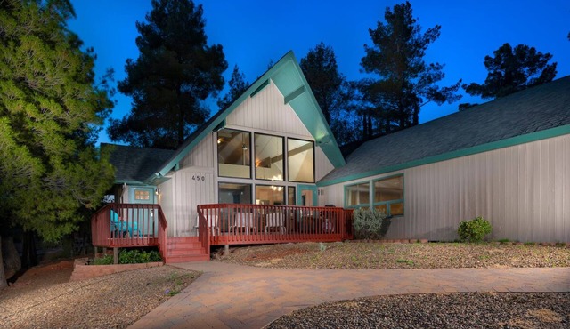 Uptown Chalet @ The Matterhorn Inn