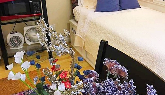 Uptown Dallas - Comfy Studio #8, WiFi, Parking, Near Restaurants & Shops & Safe