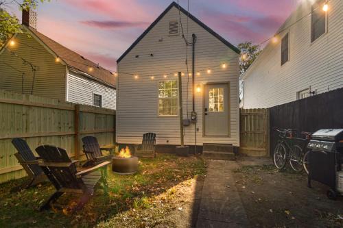 Uptown Haven Walkable Home with Bikes and Firepit near Downtown