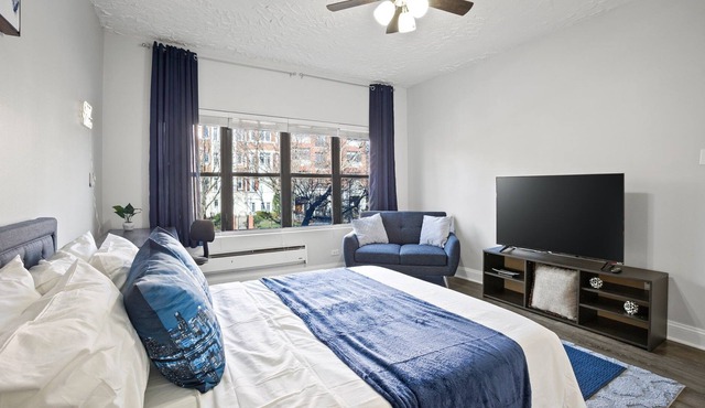 Uptown NEW and MODERN 1BR Wrigleyville area PRIME