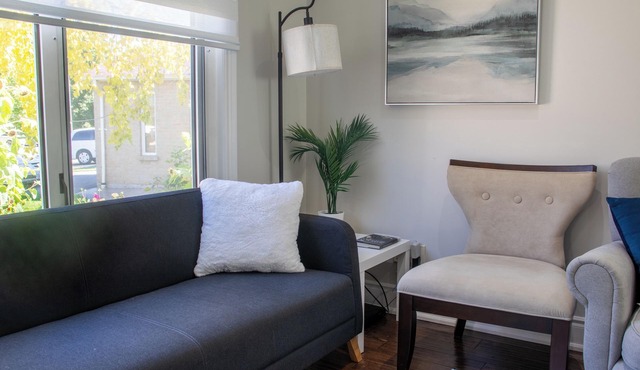 Uptown Oasis Home near Pearson Airport