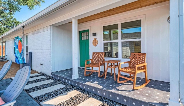 Uptown Peach ~Best 4 Baylor games/visits ~Sleeps 5