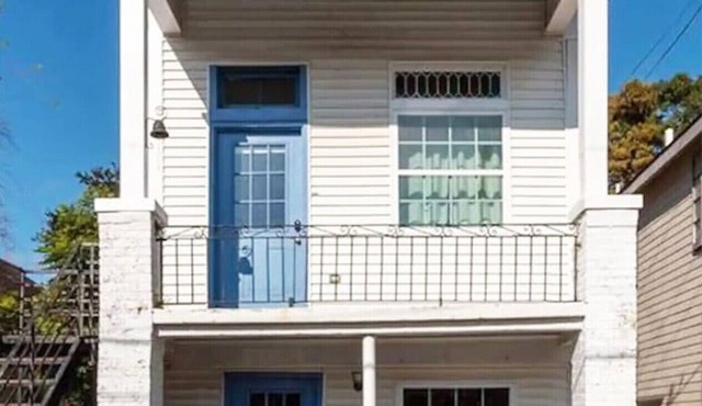 Uptown Recently Renovated | 3 Blocks to Streetcars