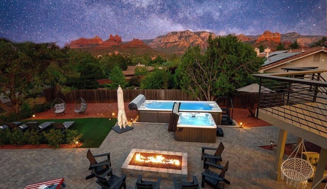 Uptown Splash - Views! 5BR 4BA Heated Pool Spa Firepit GamesRm Minigolf Location