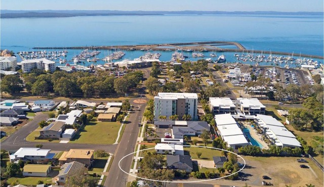 Urangan Harbour Bungalow