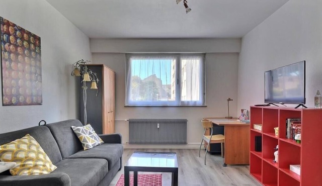 "Urbaine Budget" Comfortable Studio with Parking "Les Péri-Urbaines"