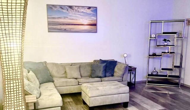 Urban 1 BR Near Texas State Fair/Downtown