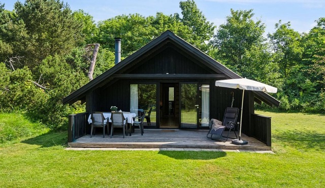 "Urban" - 140m from the sea by Interhome