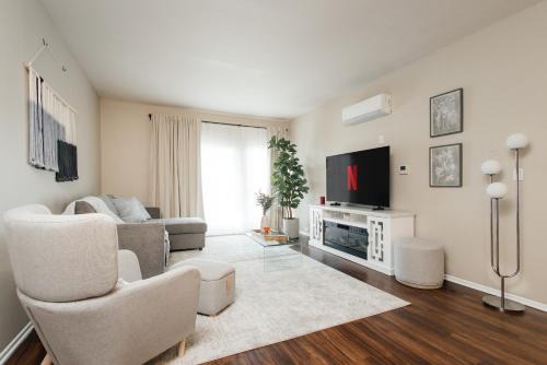 Urban 1BR in Prime Location