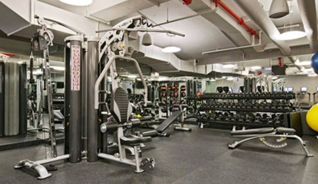 Urban 1BR Residence with Fitness Center & Roof Deck