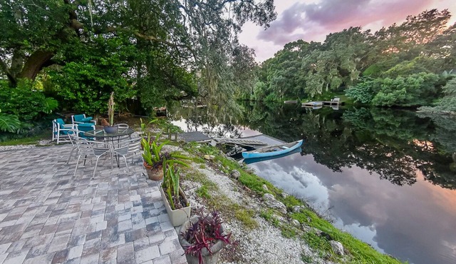 ↳Urban 2200SF Bungalow With Stunning River View Nr. Downtown and Airport↲