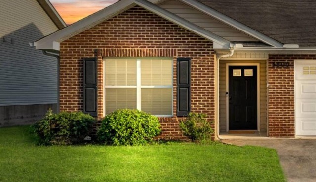 Urban 2BR Retreat + Garage - 15 min to Downtown, UT Medical Center & Parkwest