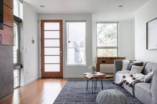 Urban Architectural Retreat with Rooftop Deck & Fi