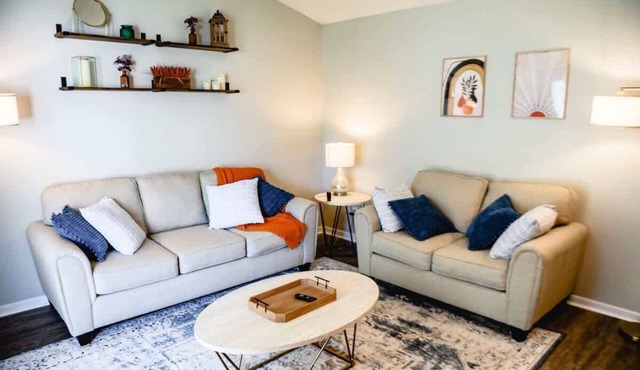 Urban Cottage:Homey & Convenient