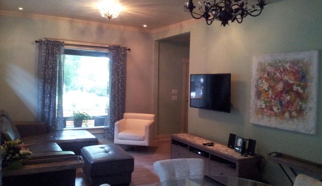 Urban Cottage Oasis, Sunnyside