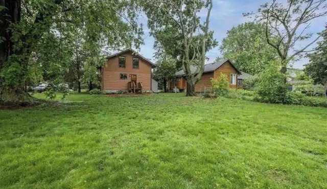 Urban Cottage Style House - Close to lake/University