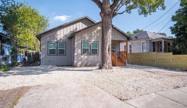 Urban Delight 4BR/3BA Near City Center