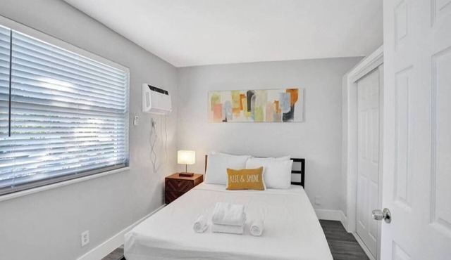 Urban Escape 1BR Near Las Olas