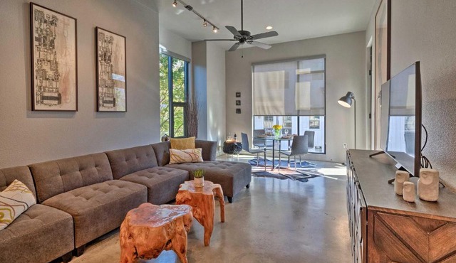 Urban Escape in SoLA with Private Patio!