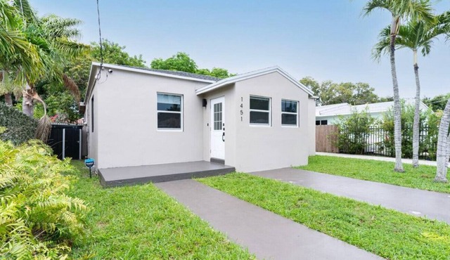 Urban Escape: Miami Home w/ Private Backyard & BBQ