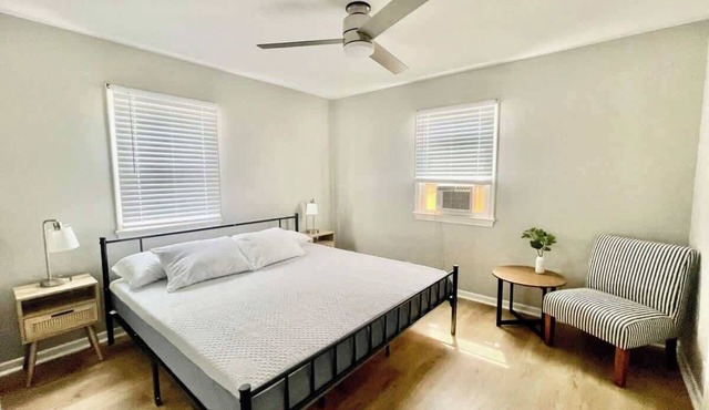 Urban Escape Near UNMC, Renovated Charm