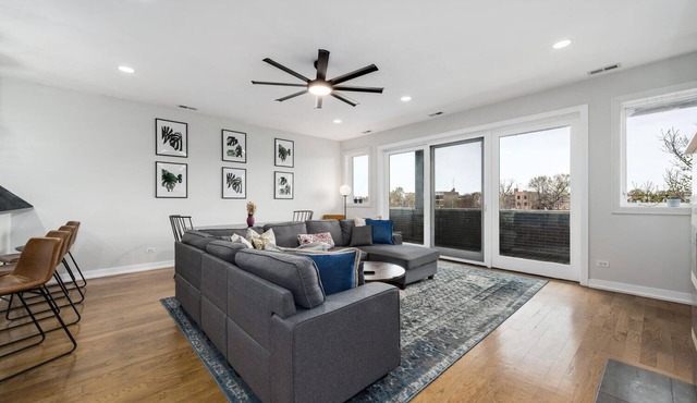 Urban Farm Stay w/Skyline Views + Free Parking