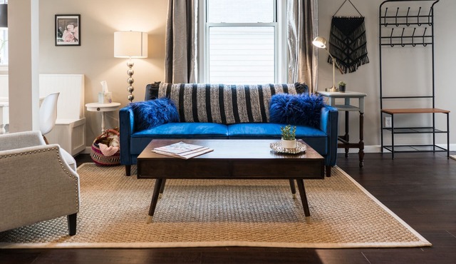 Urban Farmhouse - 3BR 2.5 BA (5 Beds) Near TG Park & Central to Everything!