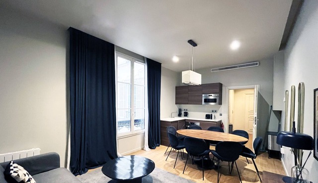 Urban Flat 110 - Luxury 3 Bedroom near Galeries Lafayette
